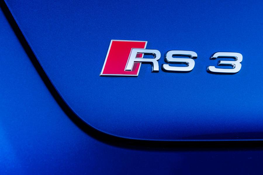 Логотип Audi RS3 Sportback (8V) 2016 года  (LA) (фото 8 из 26)